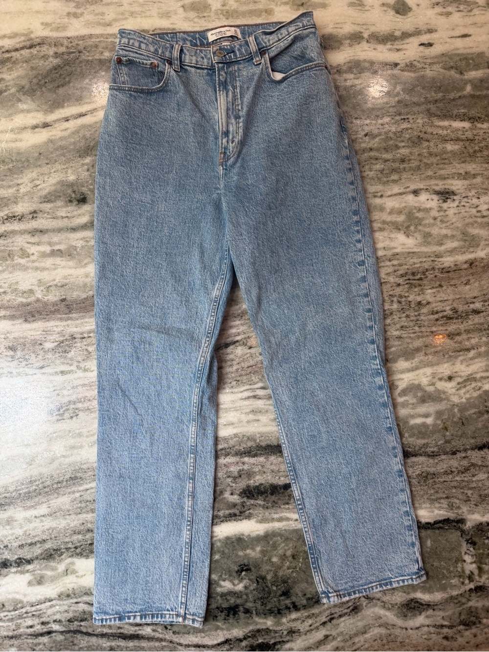 Abercrombie & Fitch Light Blue The 90s Straight Leg Jeans Ultra High-Rise - Picture 2 of 6